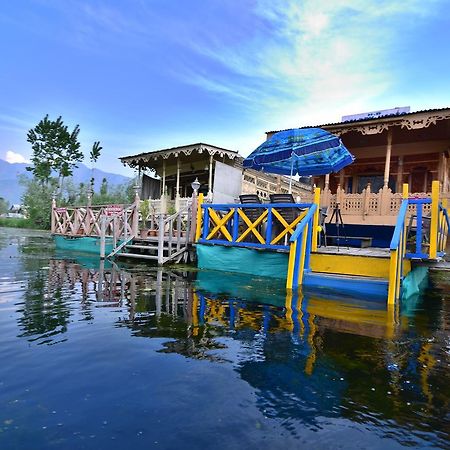 Golden Hopes Group of Houseboats Hotel Srīnagar Buitenkant foto