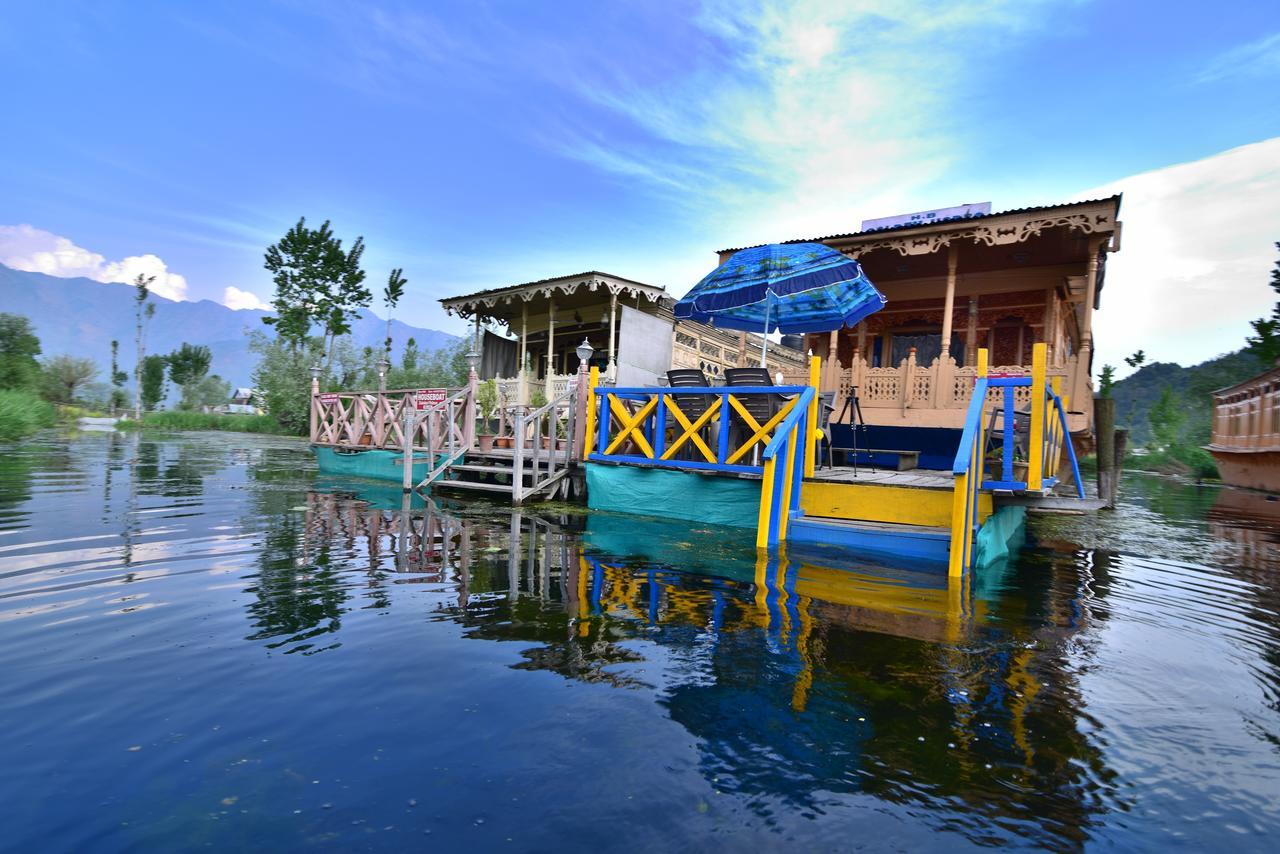 Golden Hopes Group of Houseboats Hotel Srīnagar Buitenkant foto